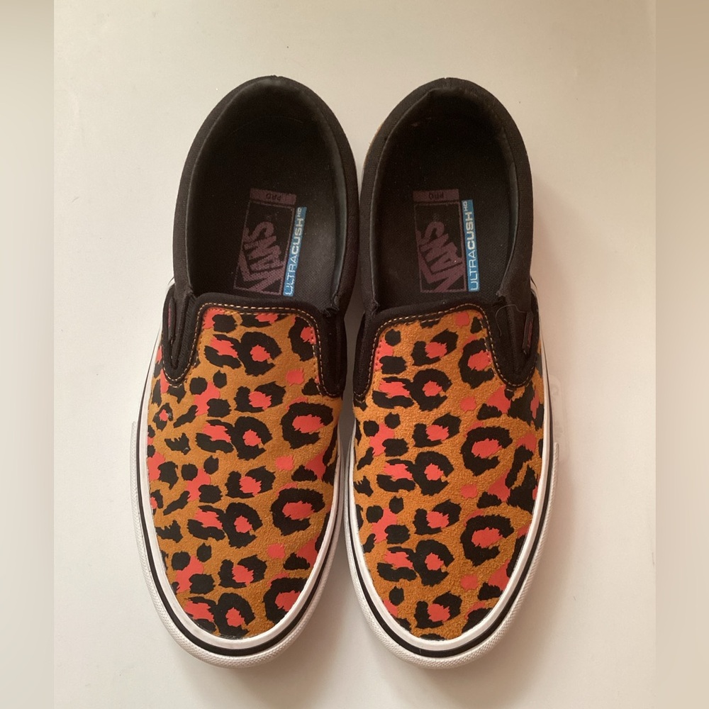 VANS men's 8 Classic slip on shoes animal print loafers EUC